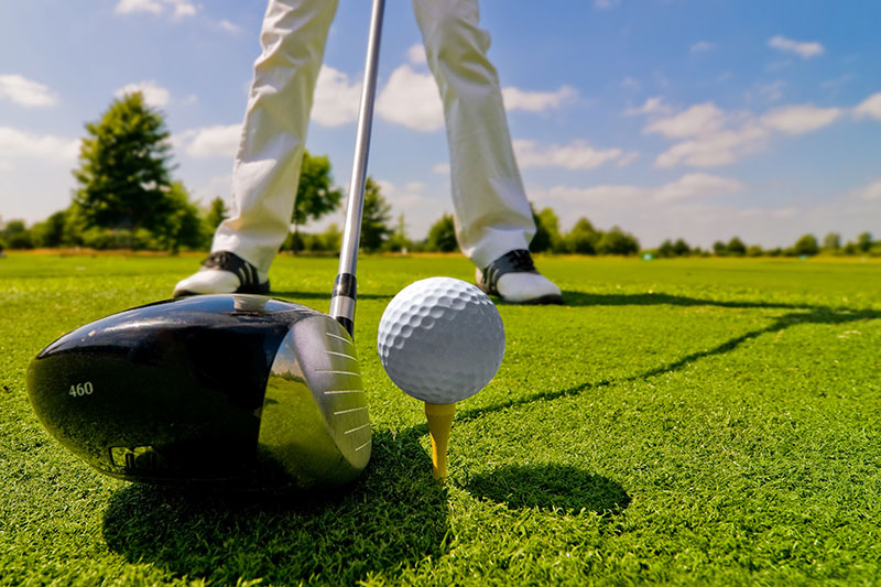 Golfgeschenke - Eisen und Golfball