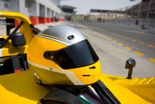 Fahrsicherheitstraining mit einem Formel 1 Wagen.